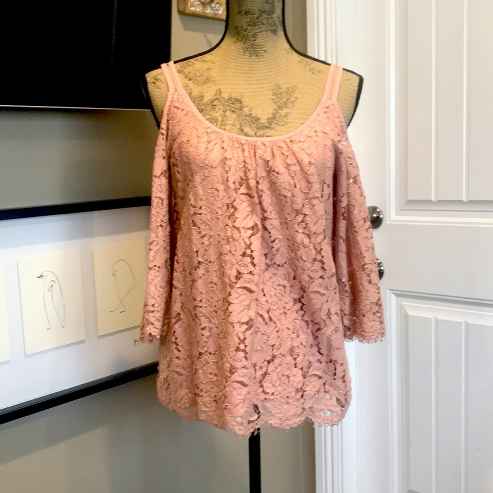 Cold shoulder lace tunic